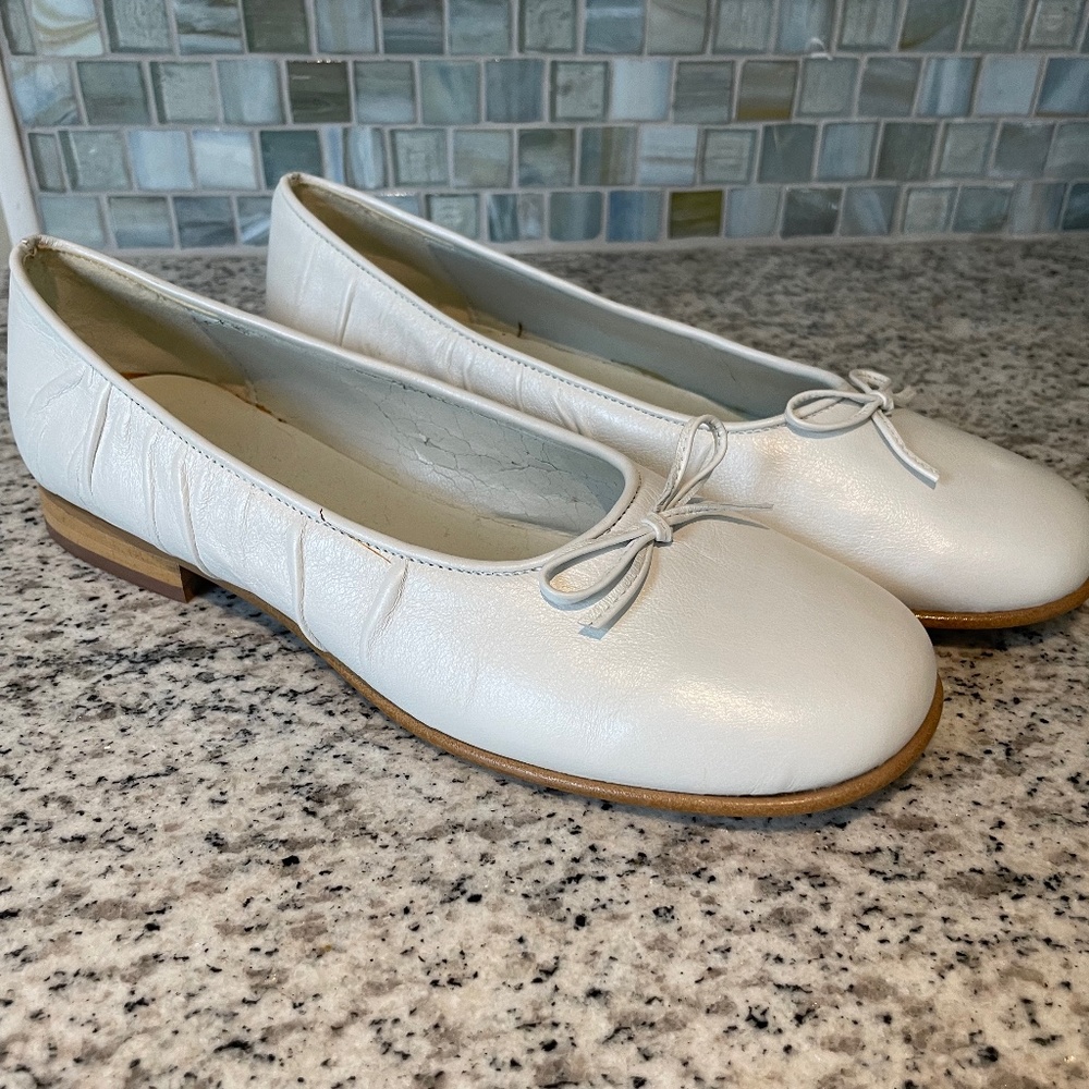 NWOT venettini womens pearl ballet flats